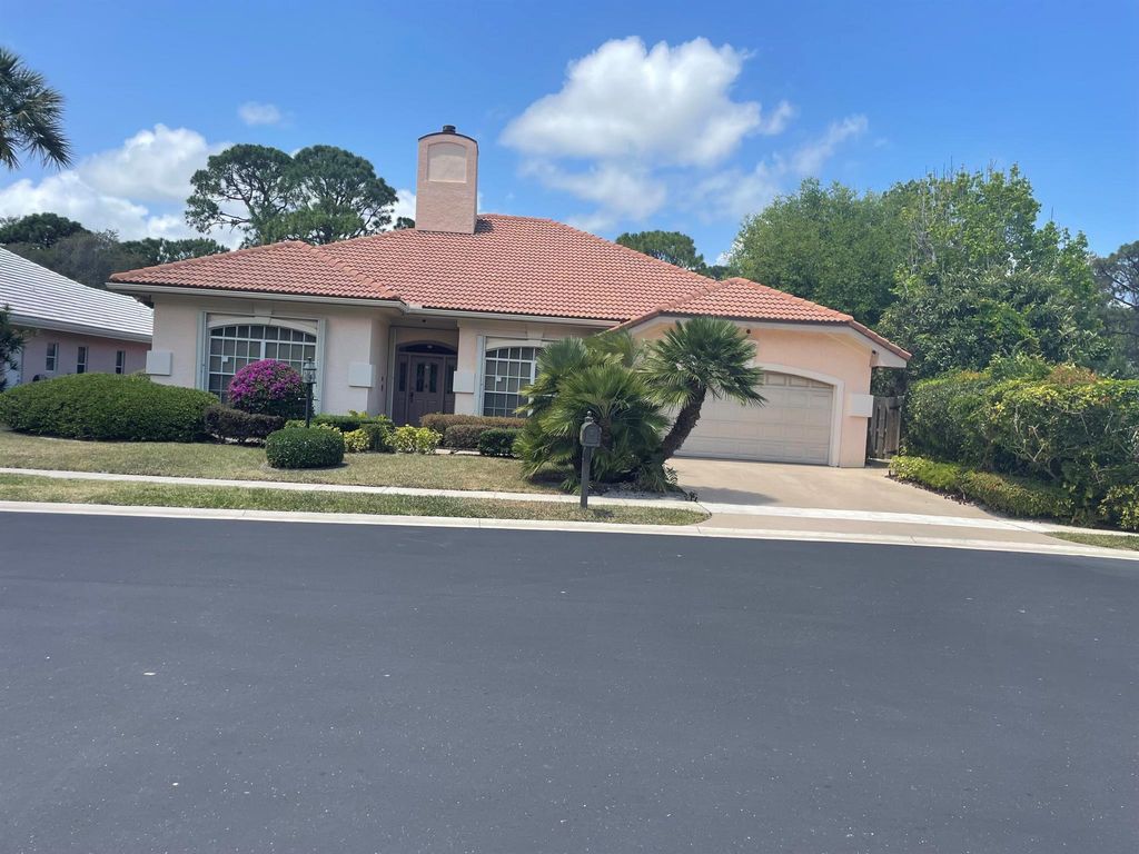 Photo of 13471 Miles Standish Prt, Palm Beach Gardens, FL 33410 (MLS # R11109826)