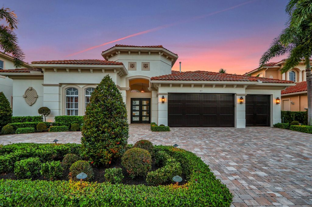 Photo of 611 Hermitage Circle, Palm Beach Gardens, FL 33410 (MLS # R10932476)