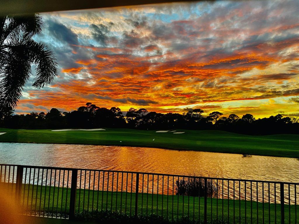 Photo of 611 Hermitage Circle, Palm Beach Gardens, FL 33410 (MLS # R10932476)