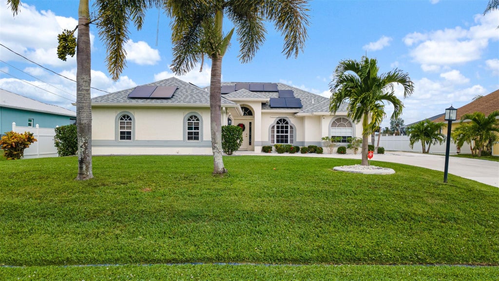 Photo of 192 SW Dalton Circle, Port Saint Lucie, FL 34953 (MLS # F10411745)