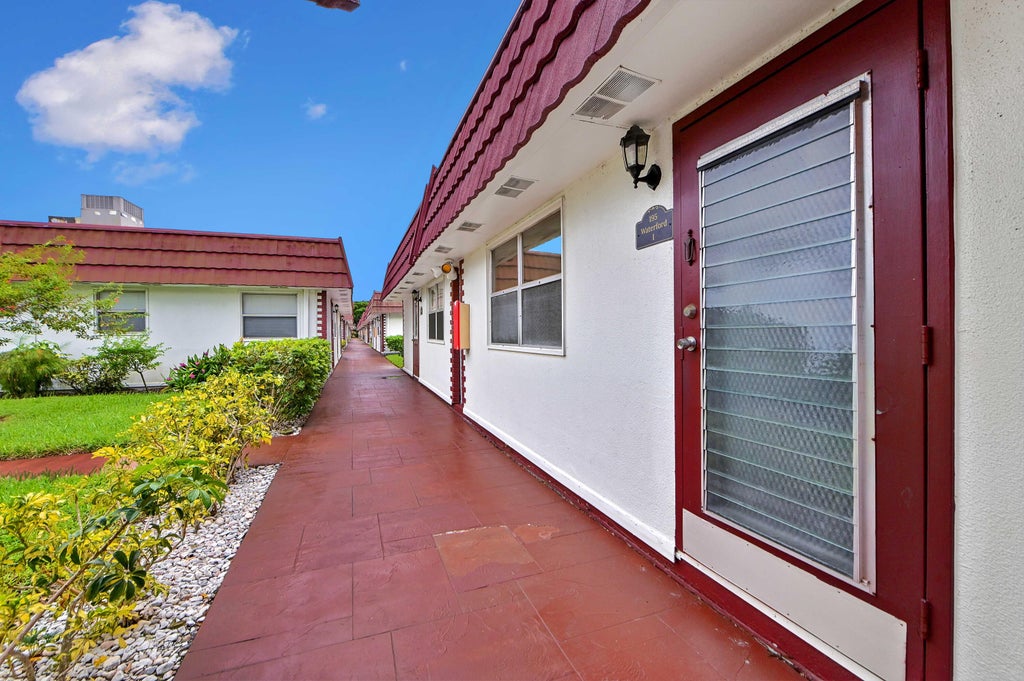 Photo of 195 Waterford Crescent, Delray Beach, FL 33446 (MLS # B26080299)