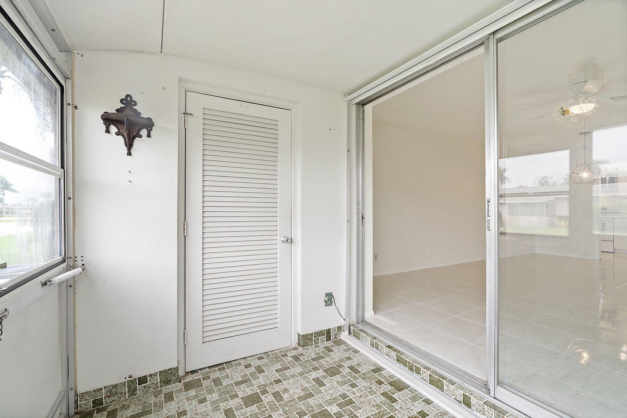 CRESTHAVEN VILLAS CONDO 2 - Residential Lease