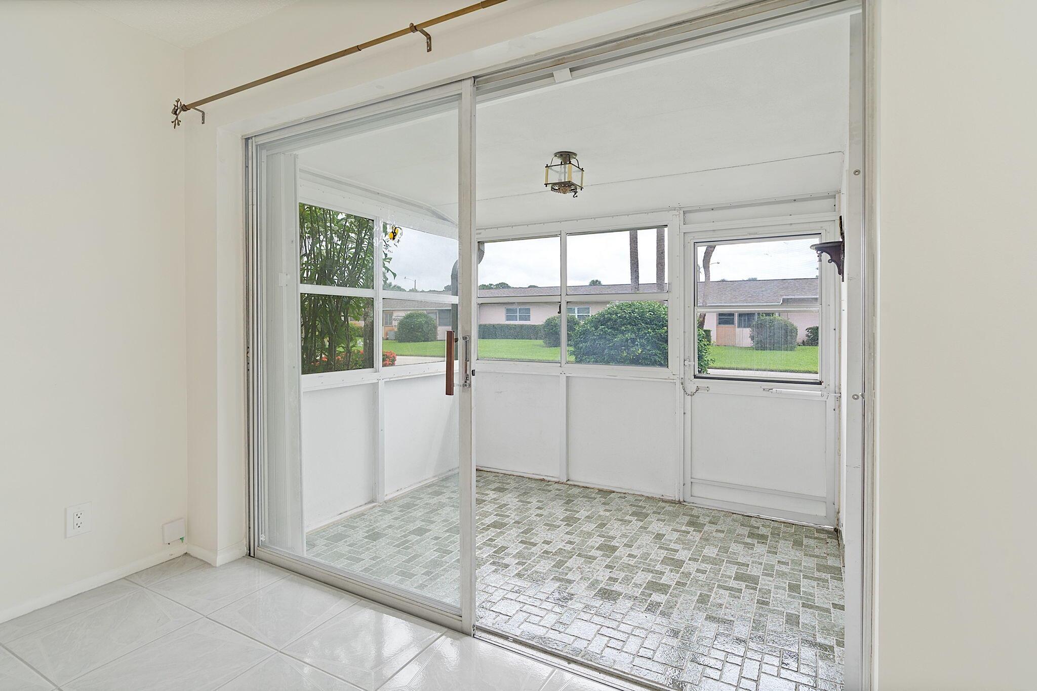 CRESTHAVEN VILLAS CONDO 2 - Residential Lease