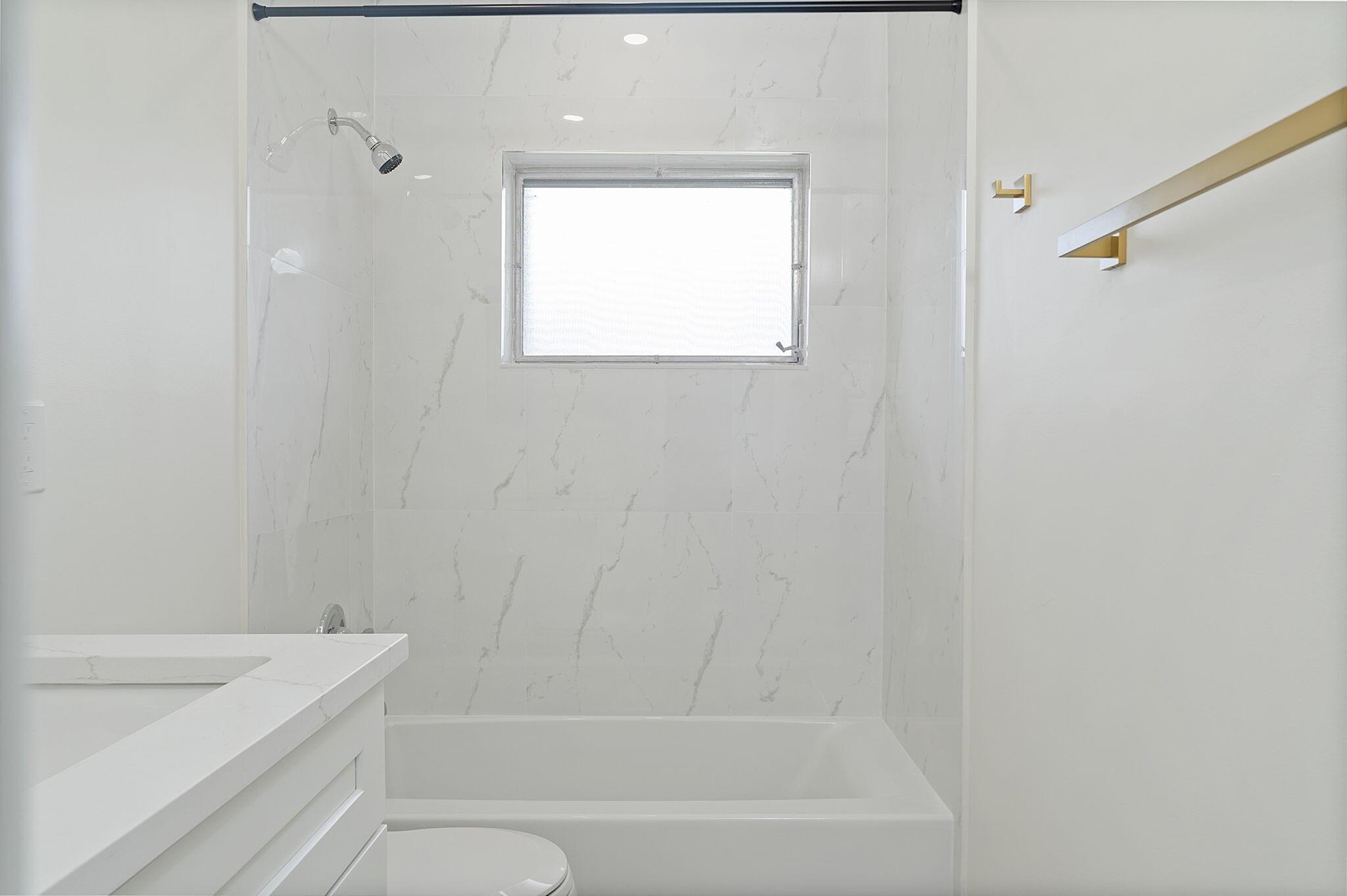 CRESTHAVEN VILLAS CONDO 2 - Residential Lease