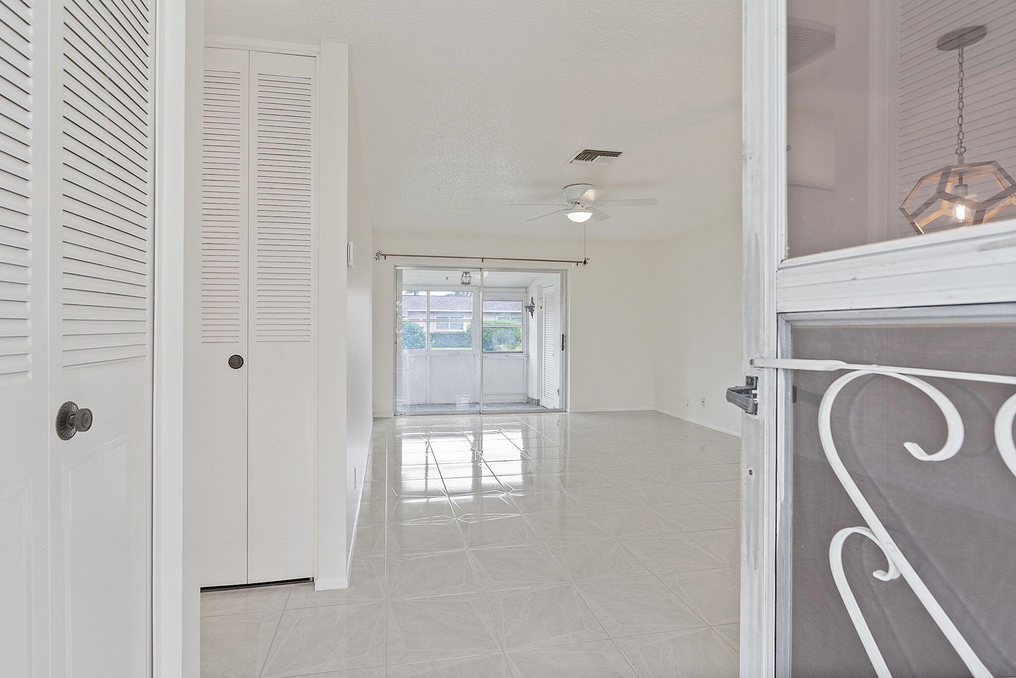 CRESTHAVEN VILLAS CONDO 2 - Residential Lease