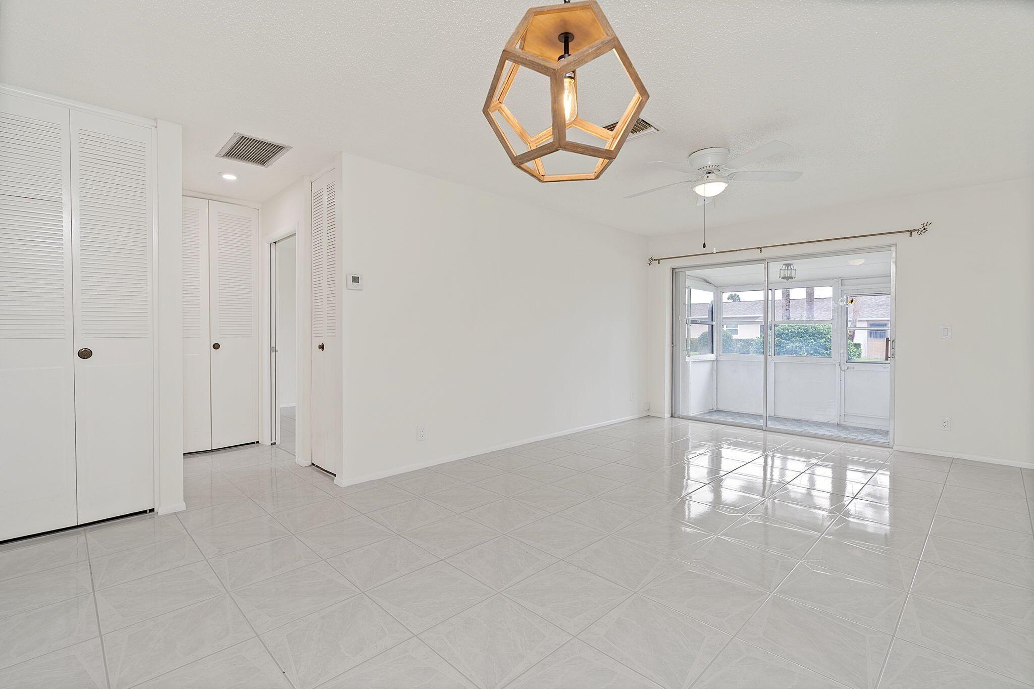 CRESTHAVEN VILLAS CONDO 2 - Residential Lease