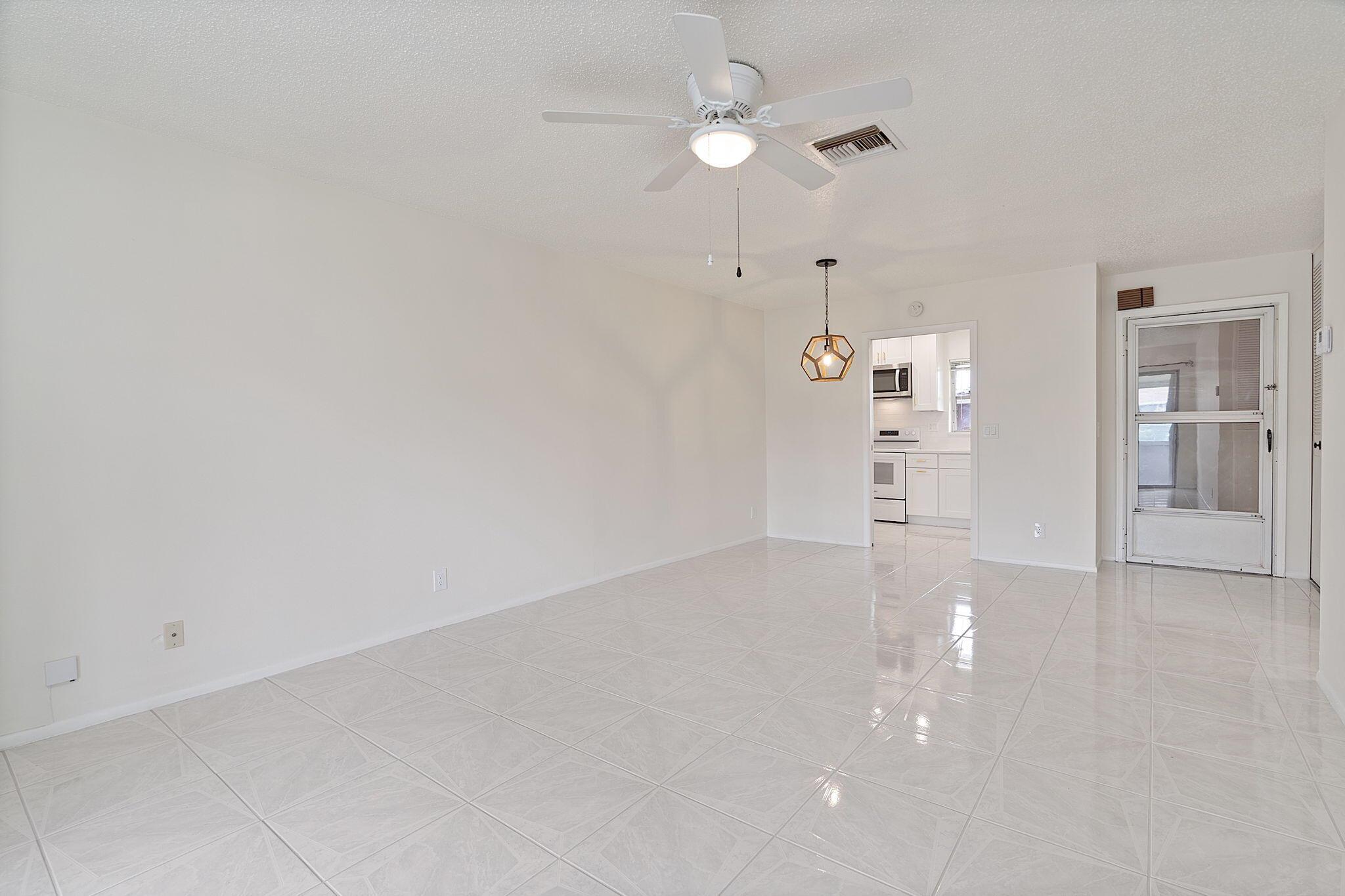 CRESTHAVEN VILLAS CONDO 2 - Residential Lease