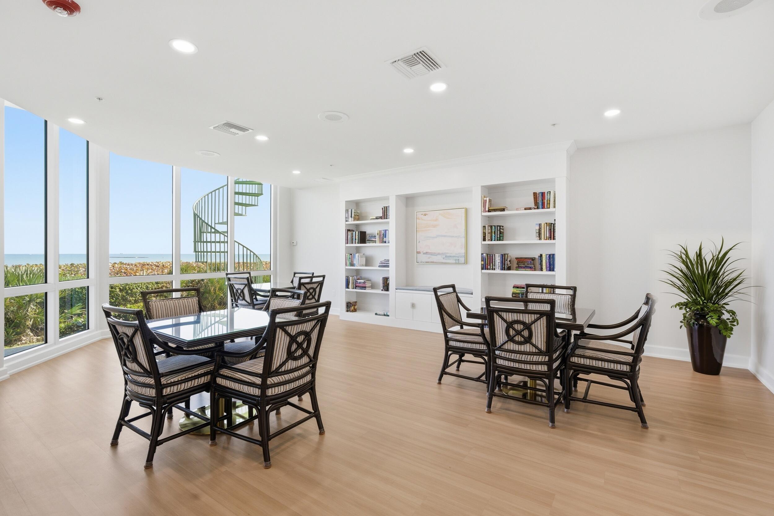 REGENCY ISLAND DUNES CONDOMINIUM - Residential