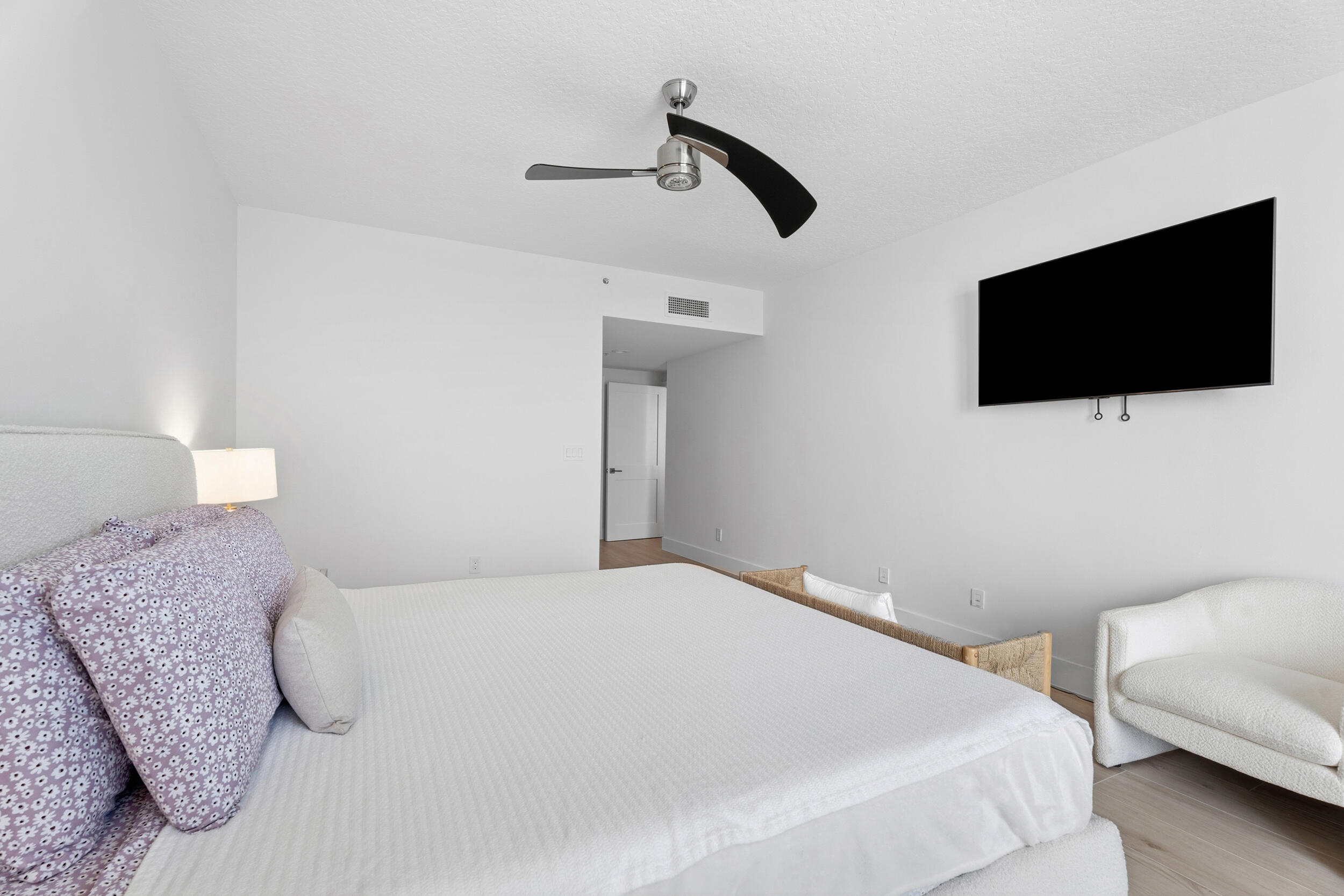 REGENCY ISLAND DUNES CONDOMINIUM - Residential