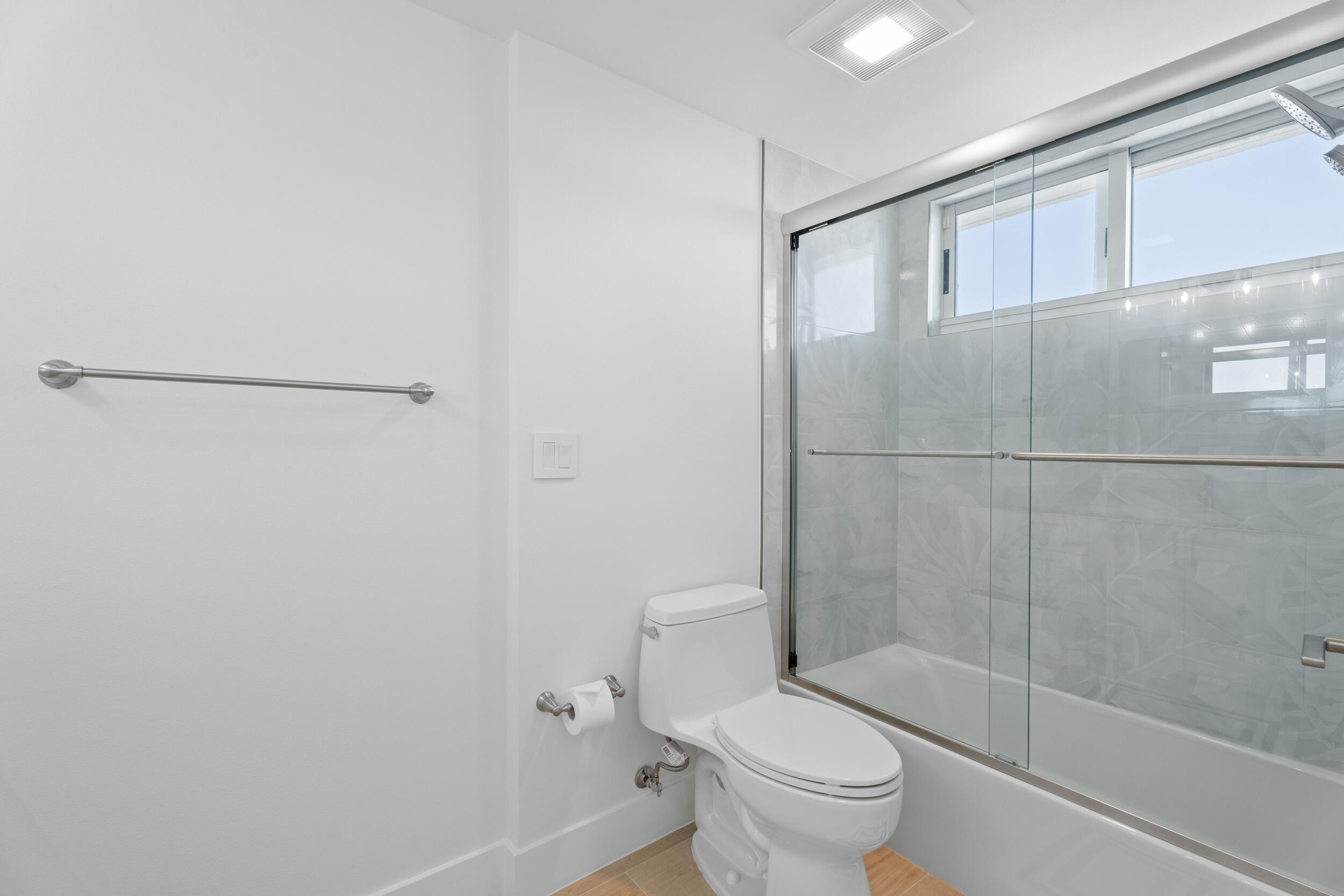 REGENCY ISLAND DUNES CONDOMINIUM - Residential