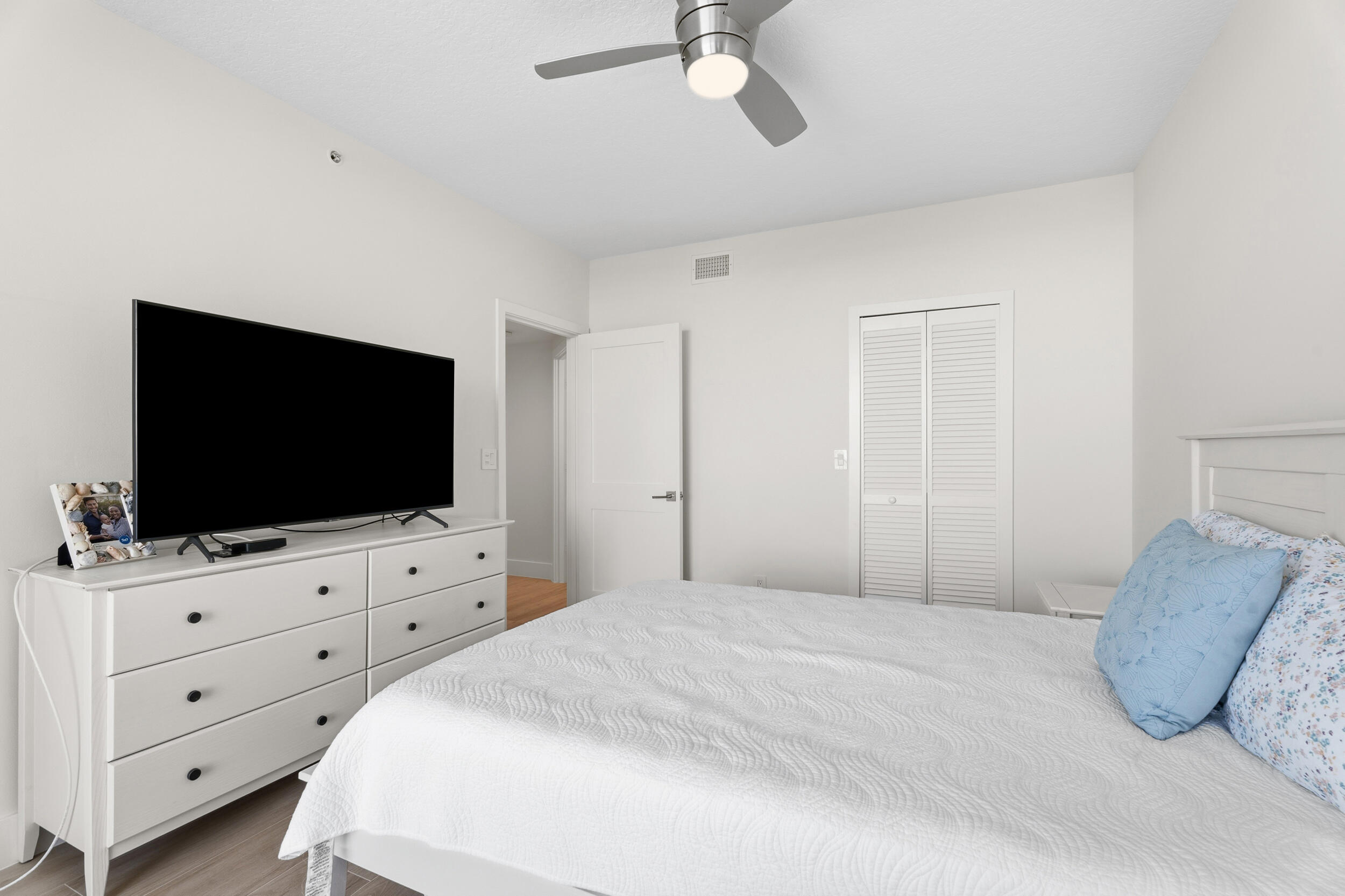 REGENCY ISLAND DUNES CONDOMINIUM - Residential