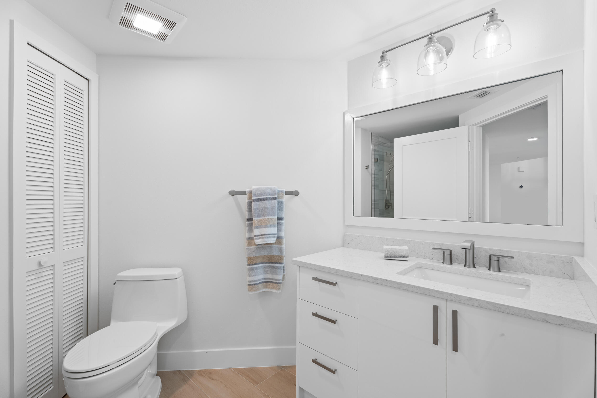 REGENCY ISLAND DUNES CONDOMINIUM - Residential