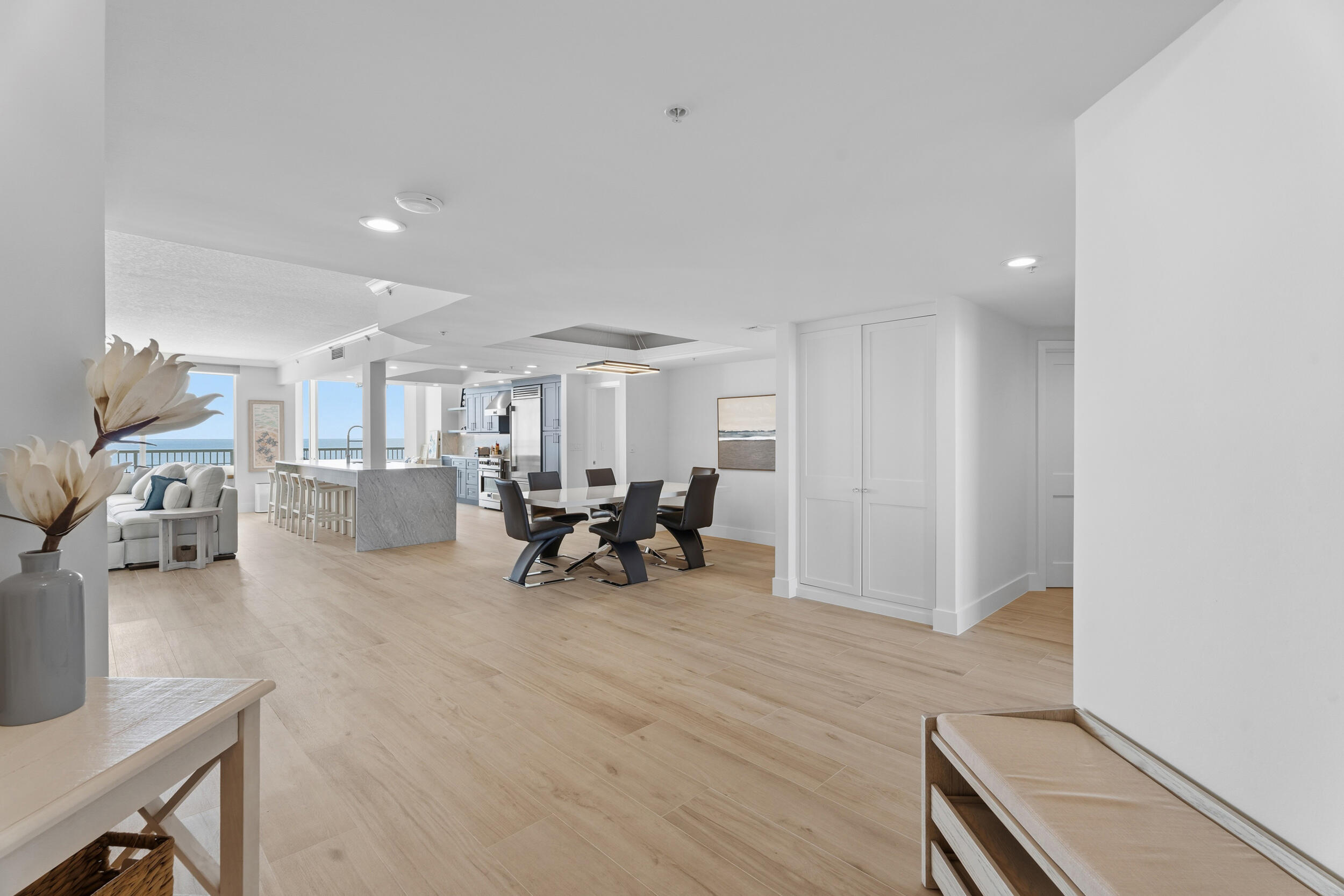 REGENCY ISLAND DUNES CONDOMINIUM - Residential