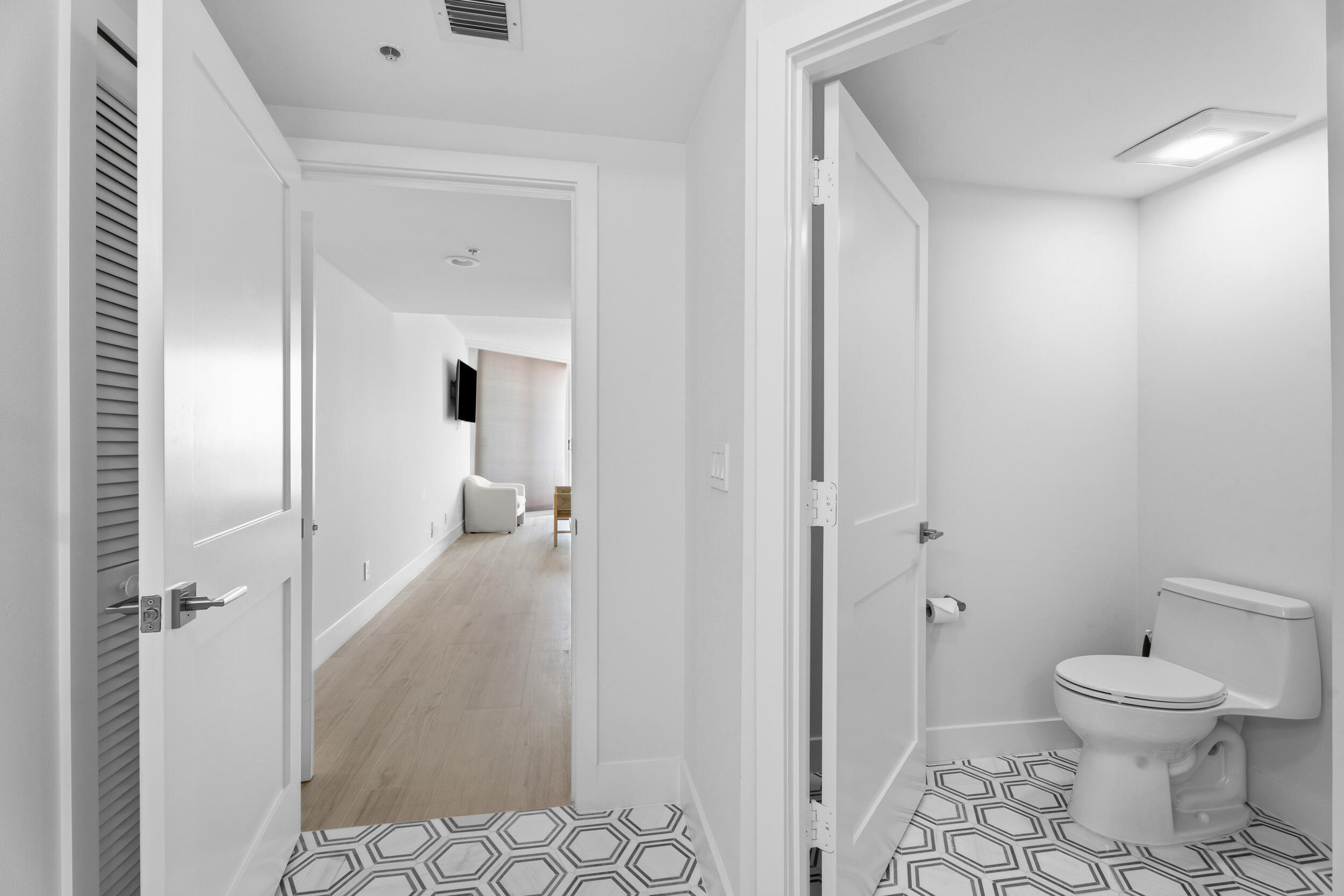 REGENCY ISLAND DUNES CONDOMINIUM - Residential