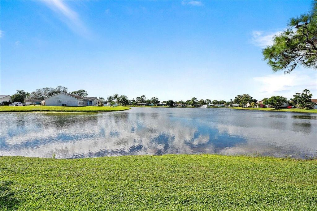 Photo of 404 Lakewood Court #3a, Jupiter, FL 33458 (MLS # R11148768)