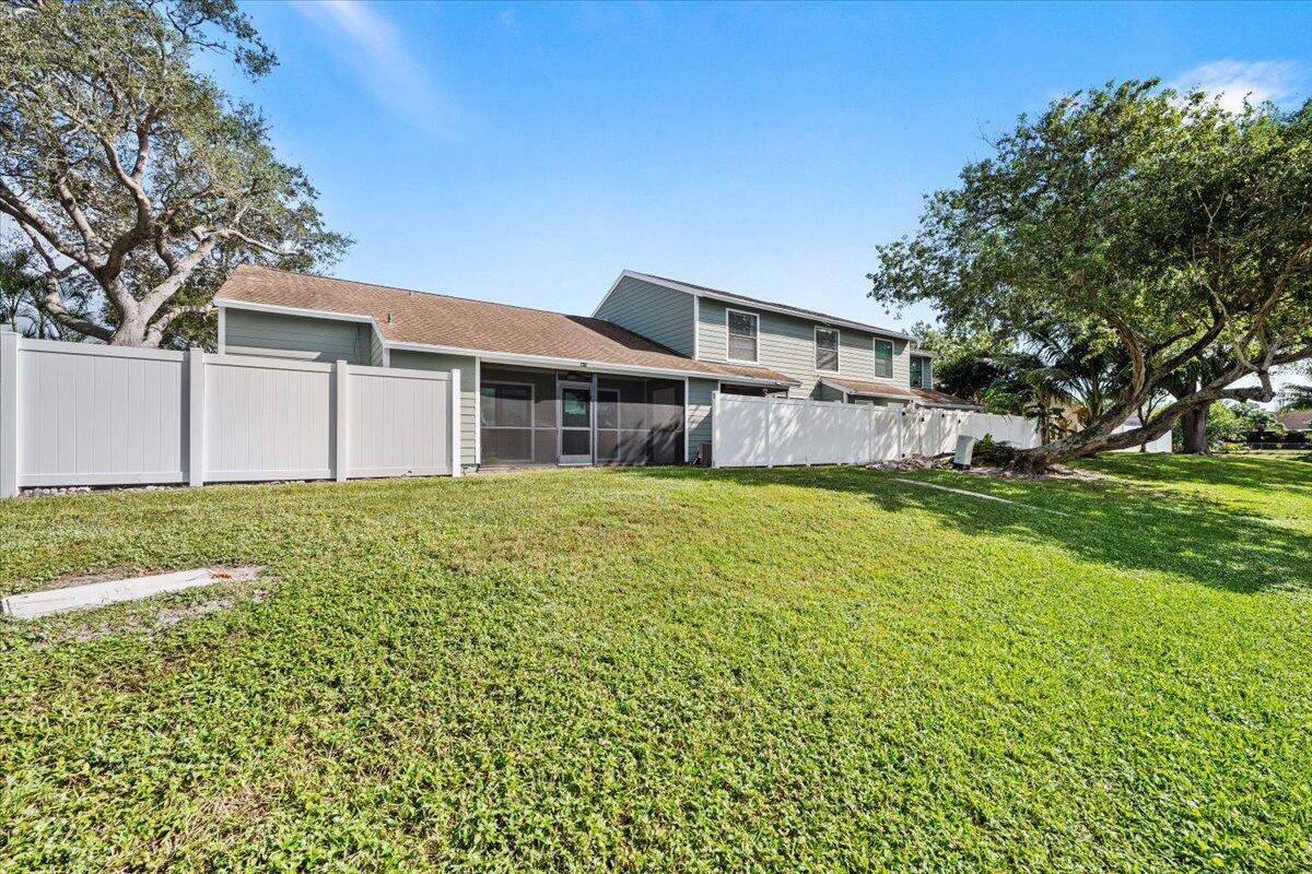 JUPITER VILLAGE TOWNHOMES - Residential