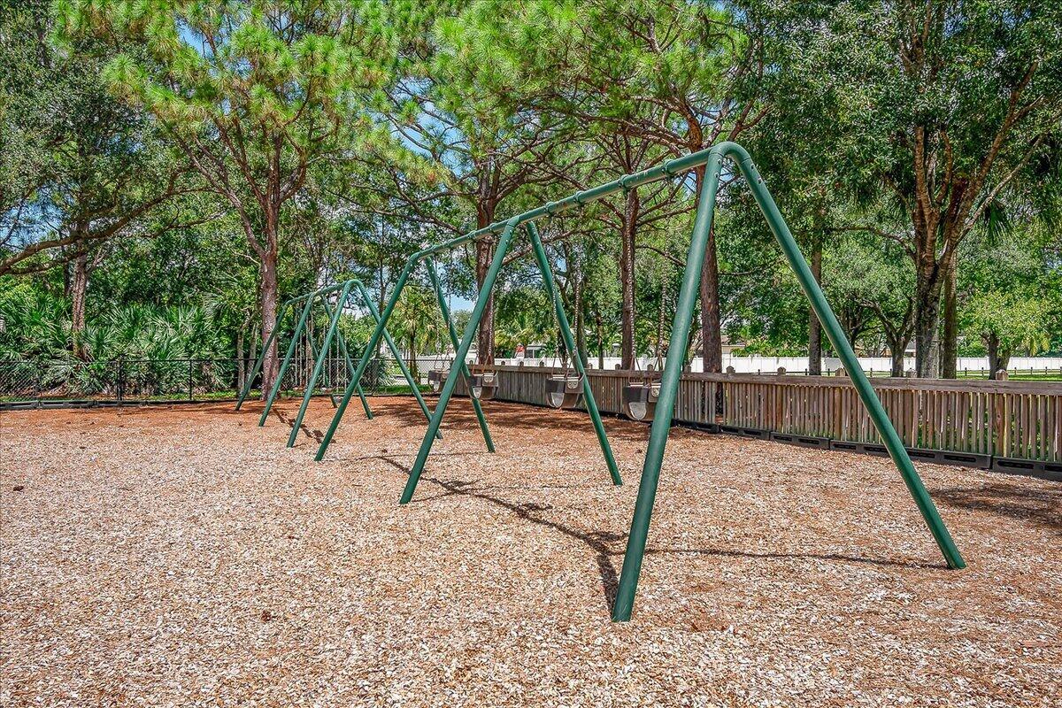 JUPITER VILLAGE TOWNHOMES - Residential