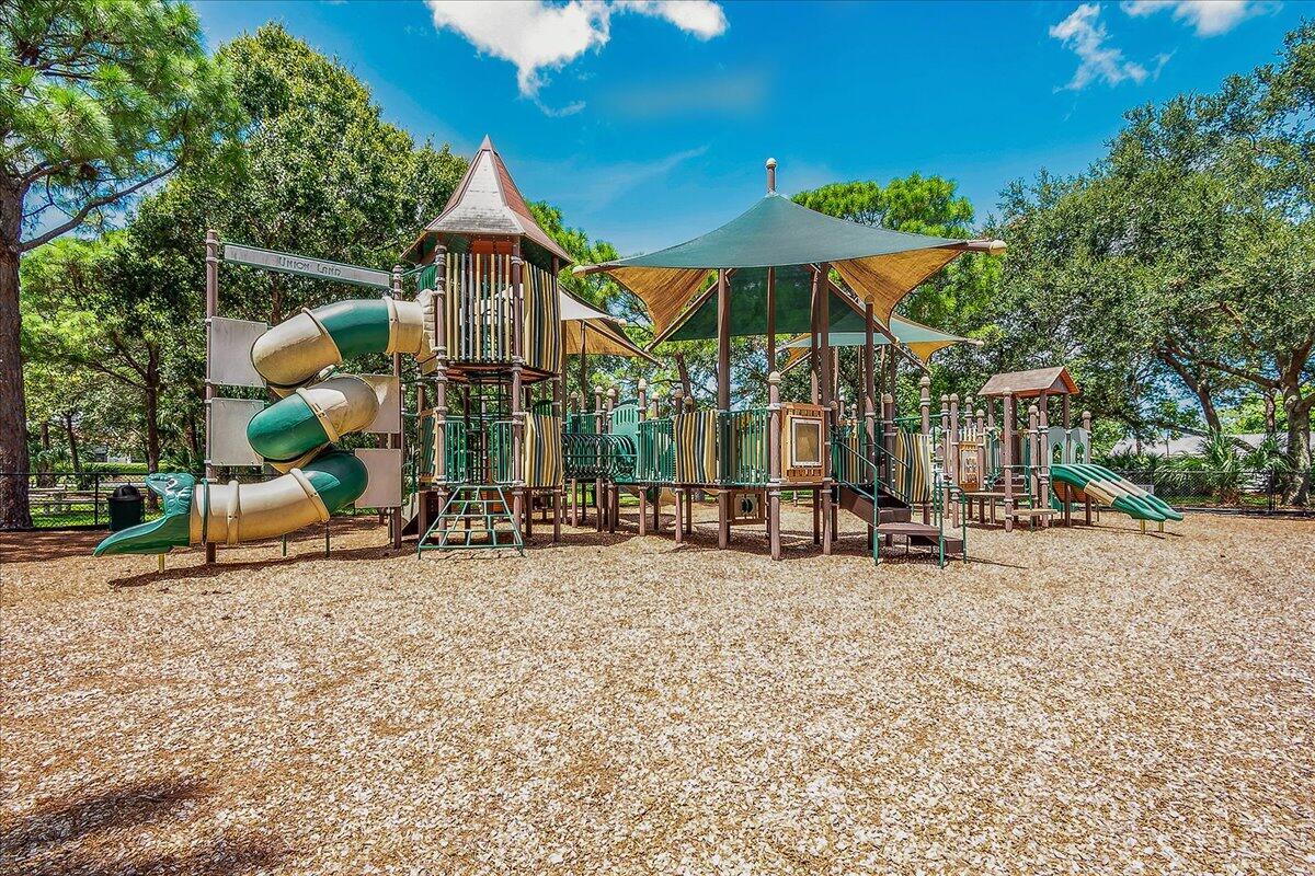 JUPITER VILLAGE TOWNHOMES - Residential