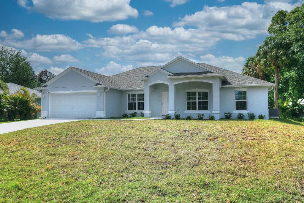 Photo of 426 Lanfair Avenue, Sebastian, FL 32958 (MLS # R11115991)
