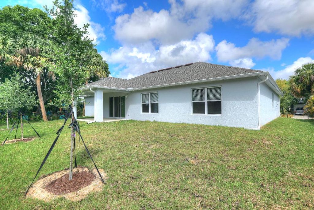 Photo of 426 Lanfair Avenue, Sebastian, FL 32958 (MLS # R11115991)