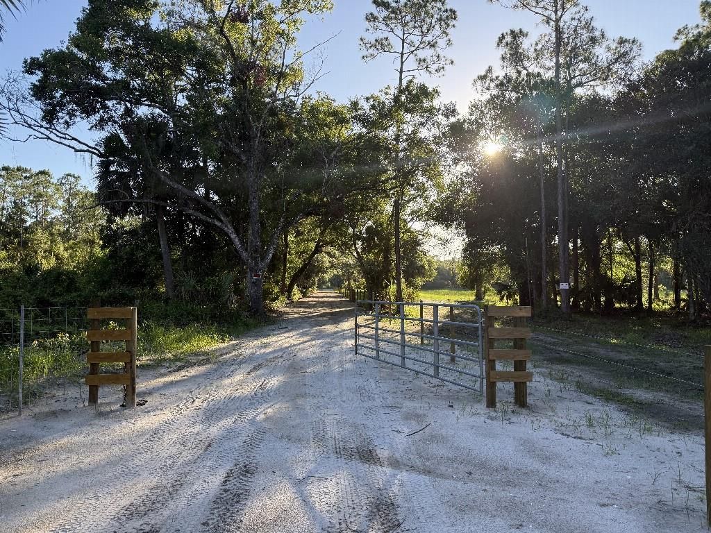 Photo of 0 Unassigned, Palm City, FL 34990 (MLS # F10513372)