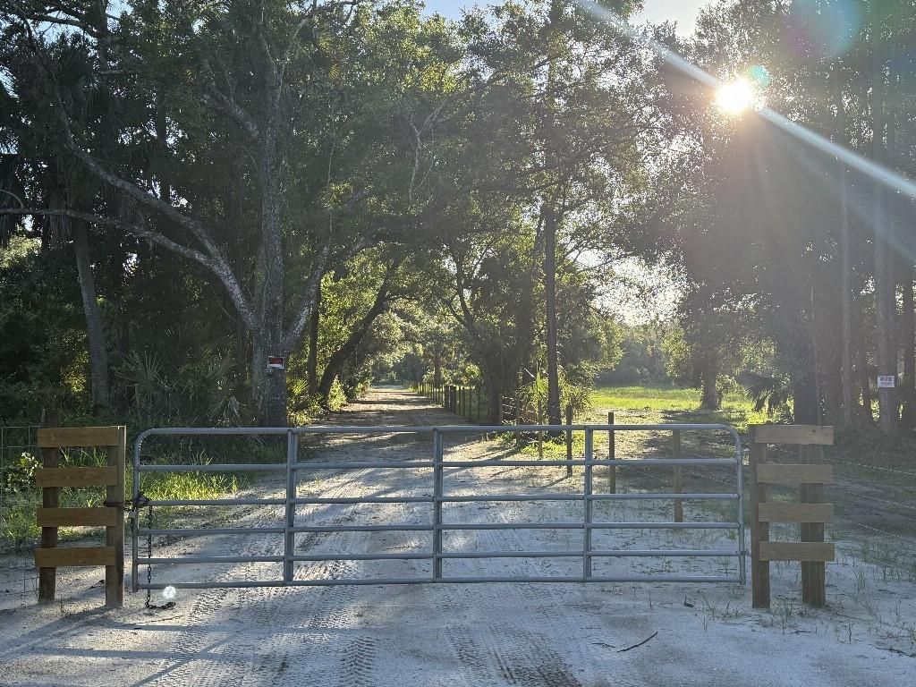 Photo of 0 Unassigned, Palm City, FL 34990 (MLS # F10513372)