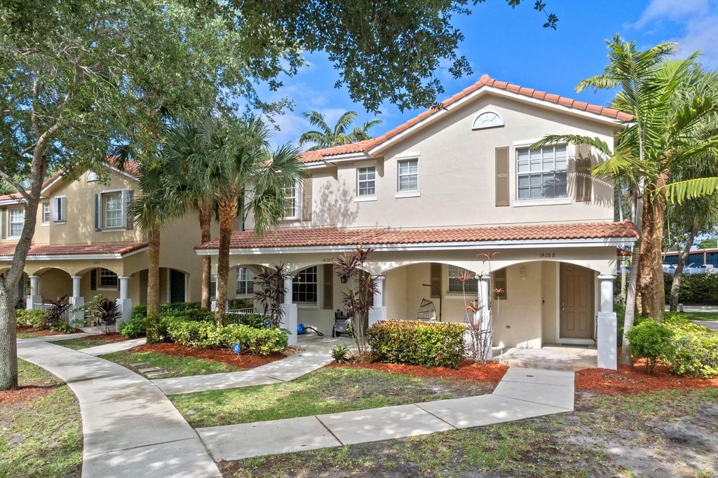 Photo of 1428 W Wickham Circle #A, Delray Beach, FL 33445 (MLS # B26017579)