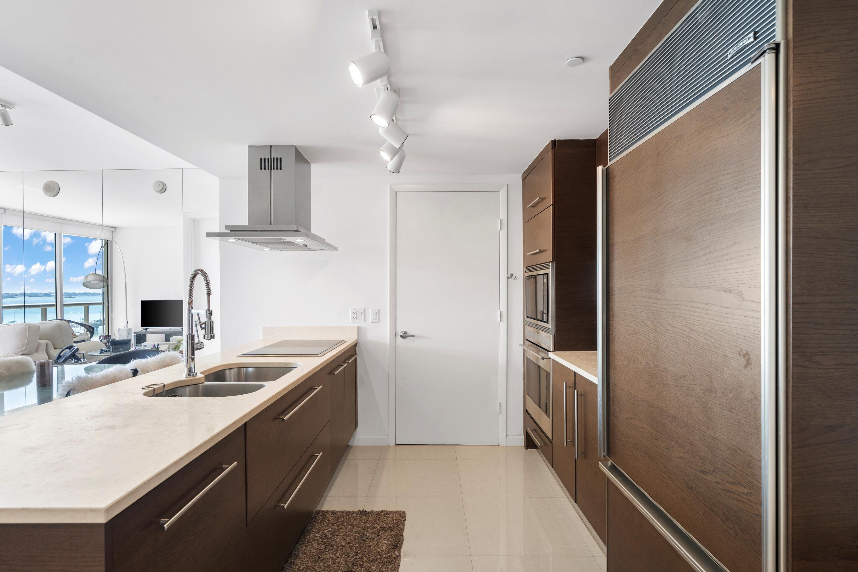 ICON BRICKELL NO TWO - Residential