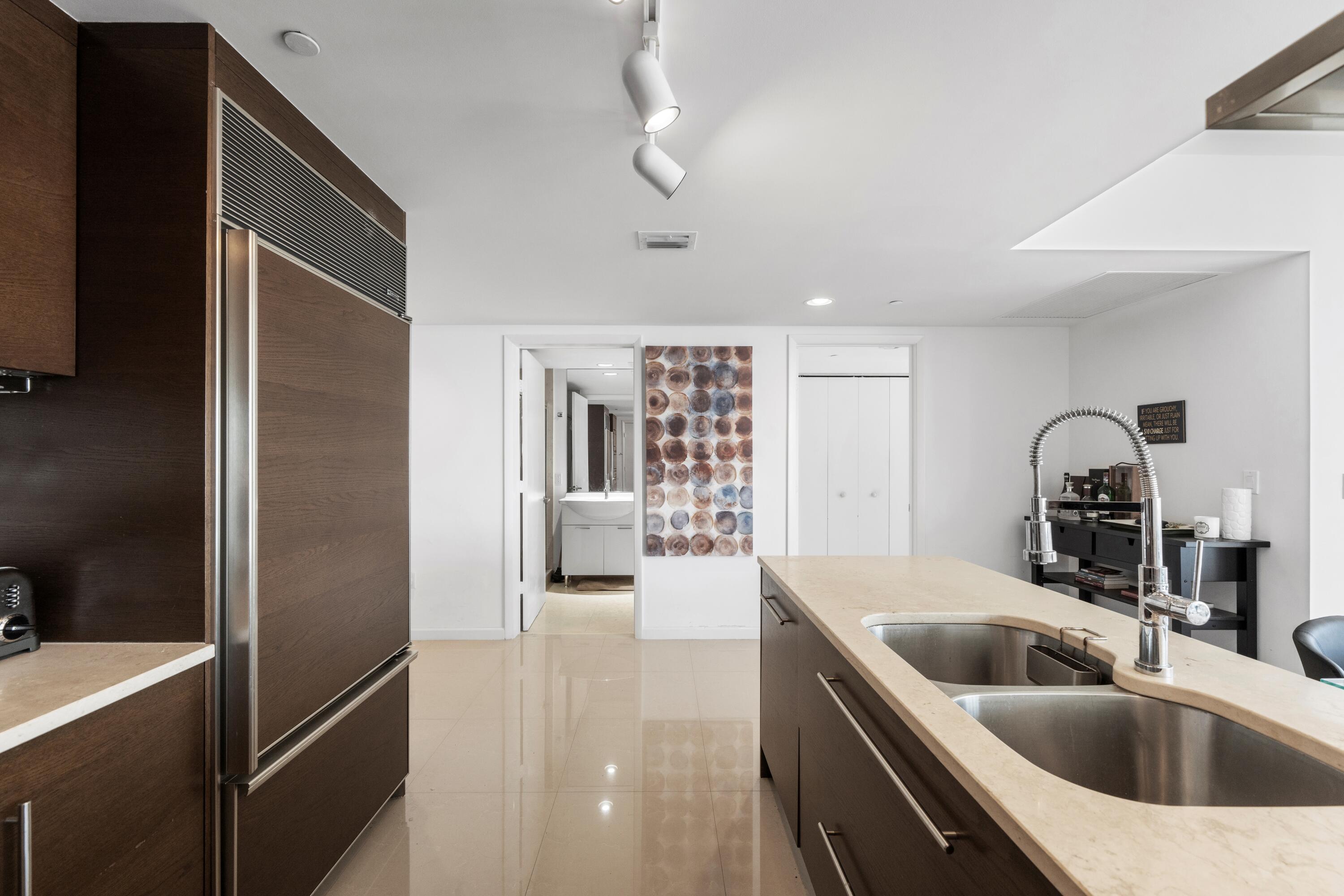 ICON BRICKELL NO TWO - Residential