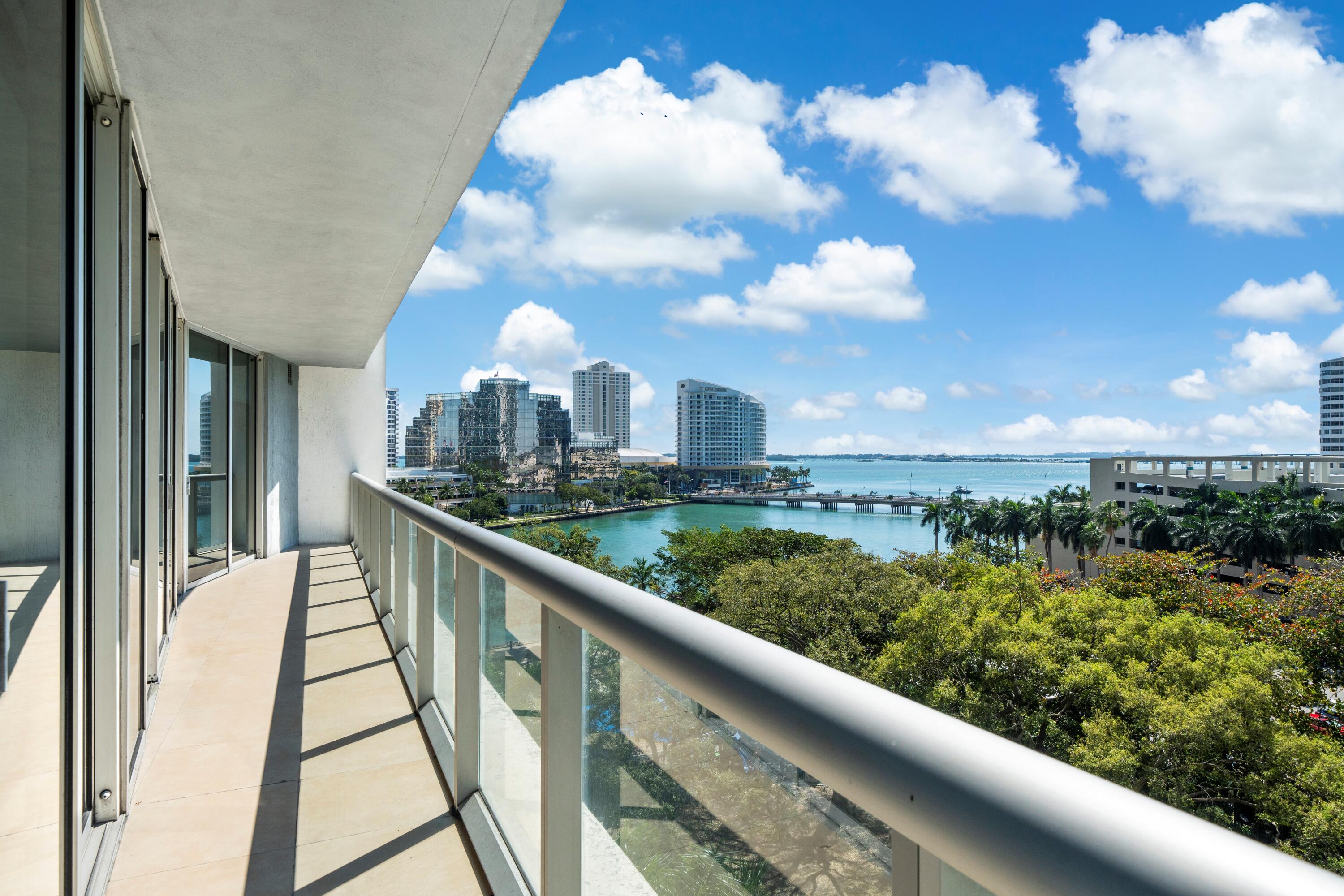 ICON BRICKELL NO TWO - Residential