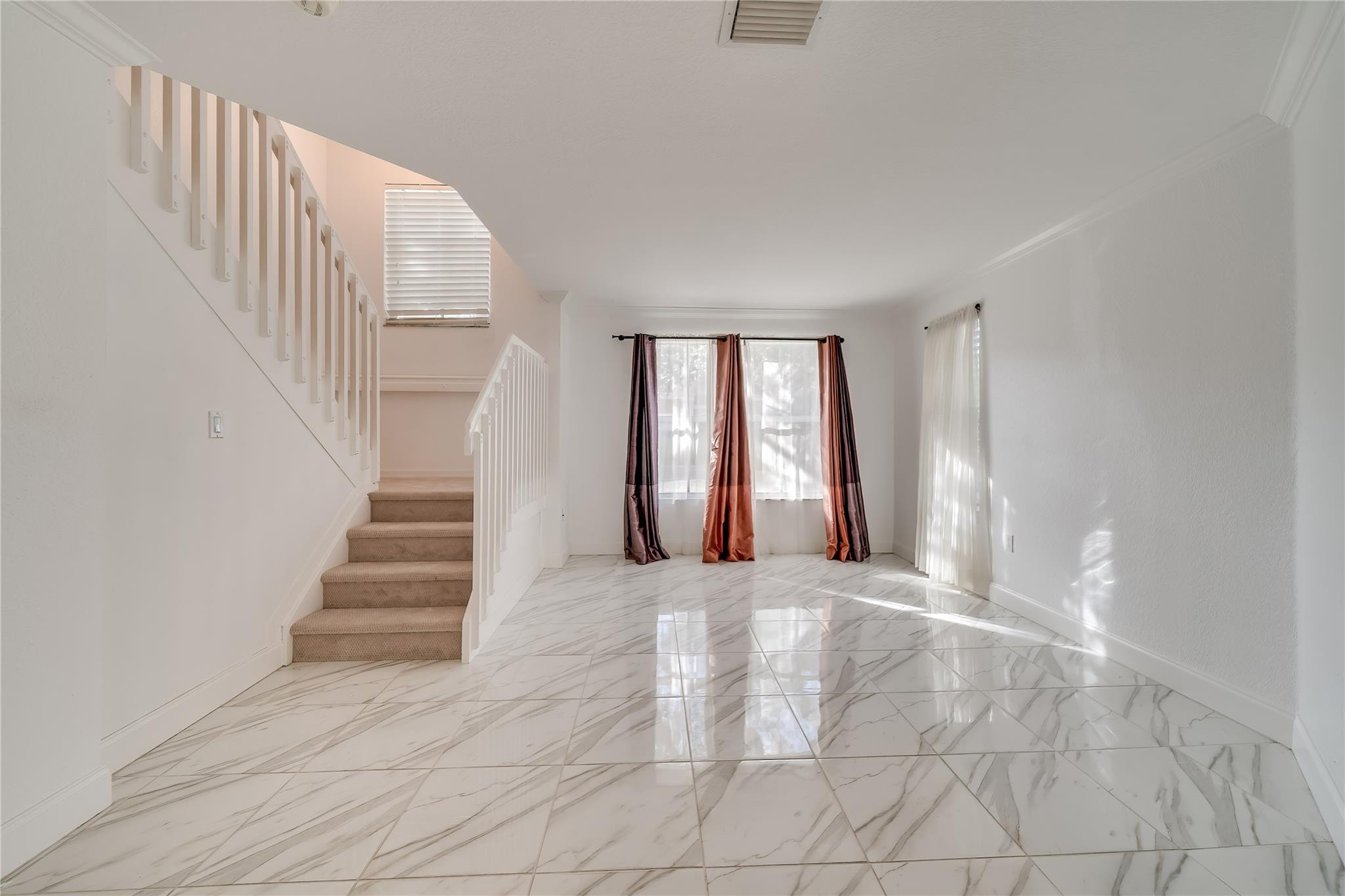 MELROSE POINT - Residential