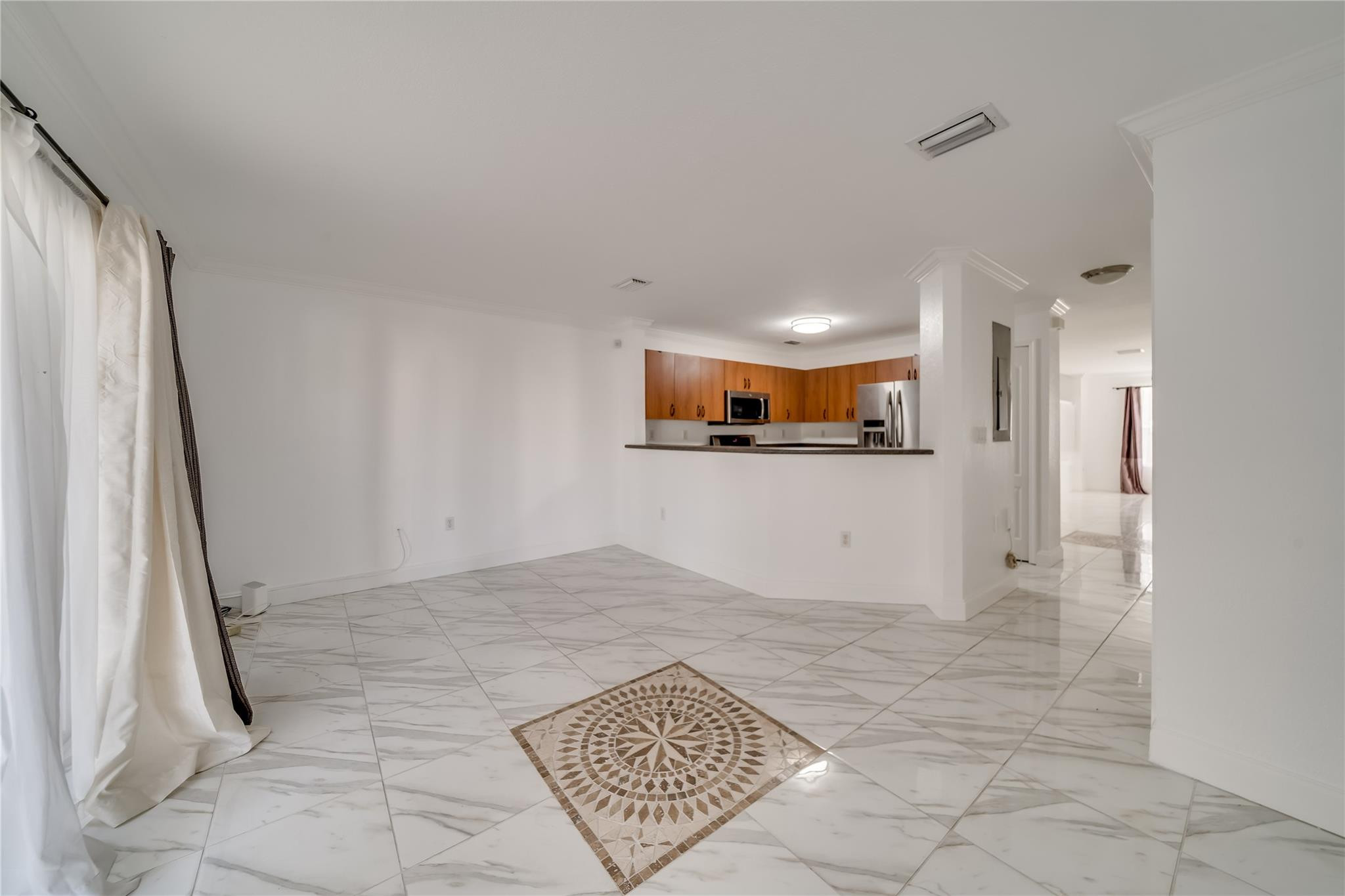 MELROSE POINT - Residential