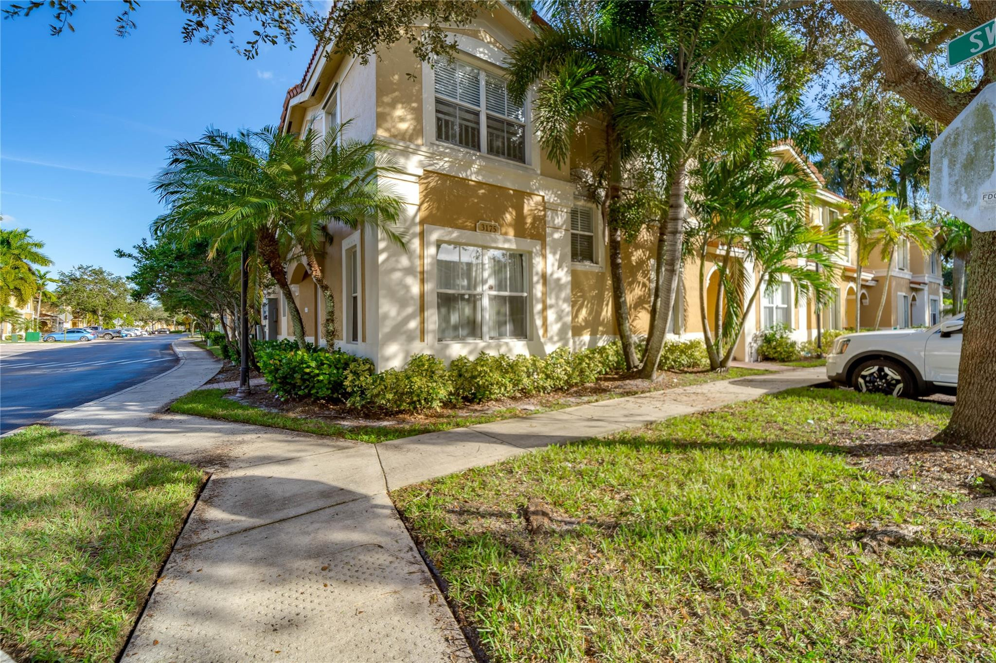 MELROSE POINT - Residential