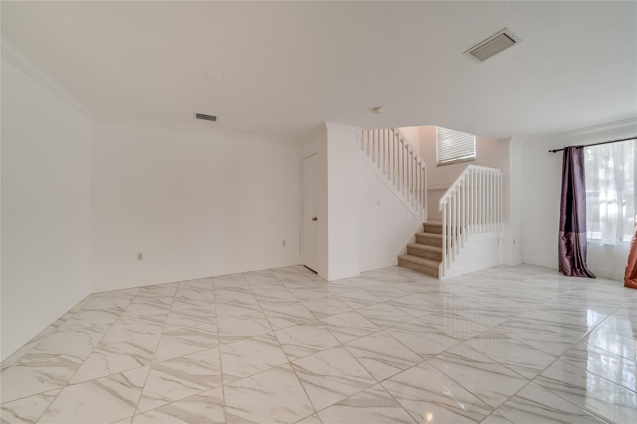 MELROSE POINT - Residential