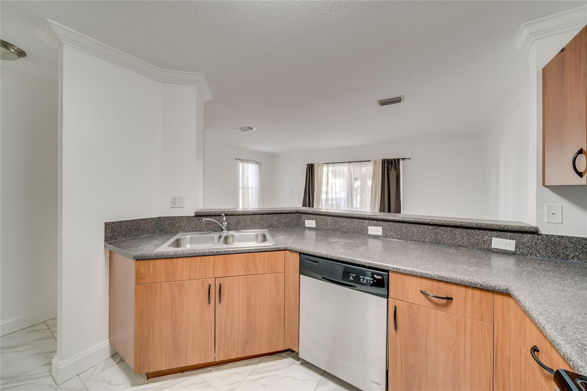 MELROSE POINT - Residential