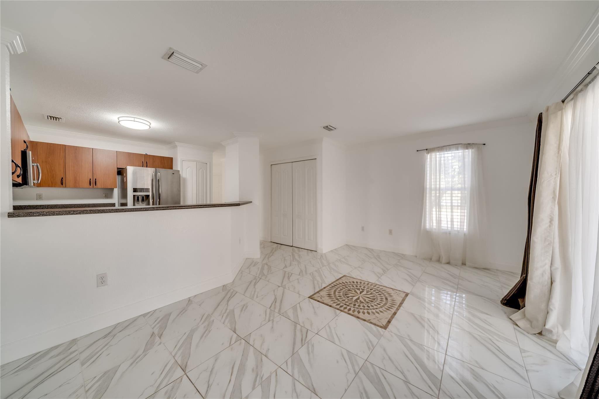 MELROSE POINT - Residential