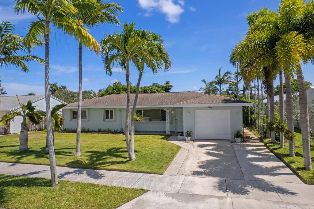 Photo of 360 PALMETTO Street, West Palm Beach, FL 33405 (MLS # B26060968)