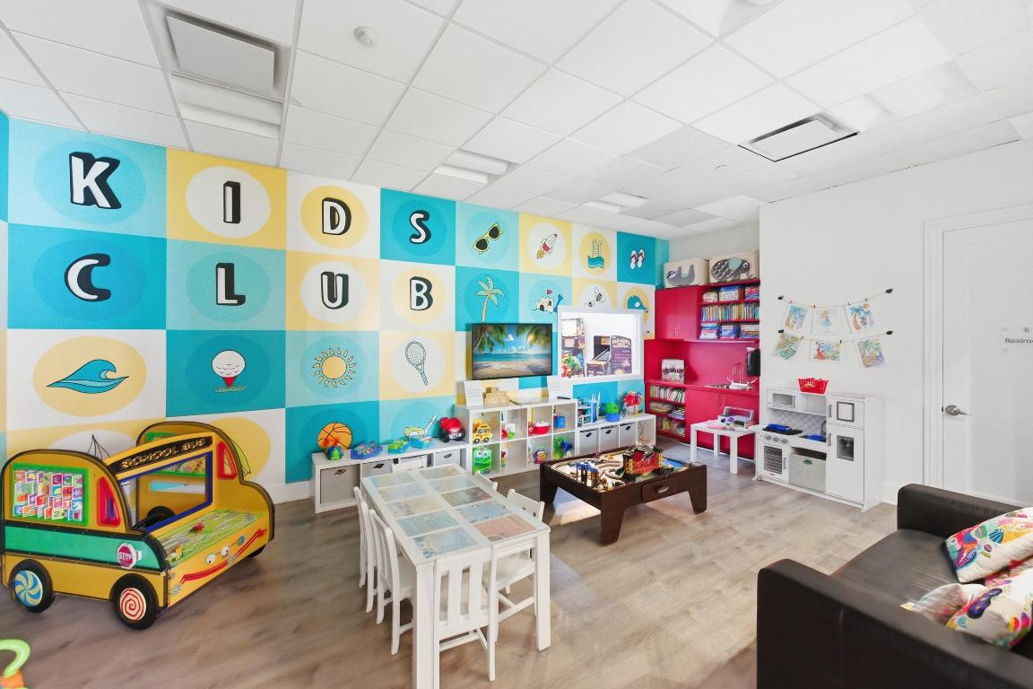 BANYANS OF ARVIDA COUNTRY CLUB - Residential Lease