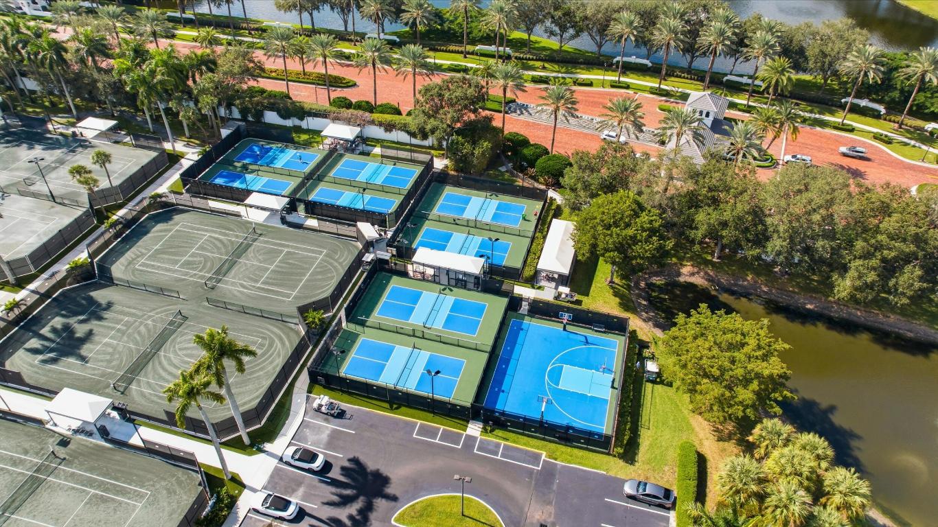 BANYANS OF ARVIDA COUNTRY CLUB - Residential Lease