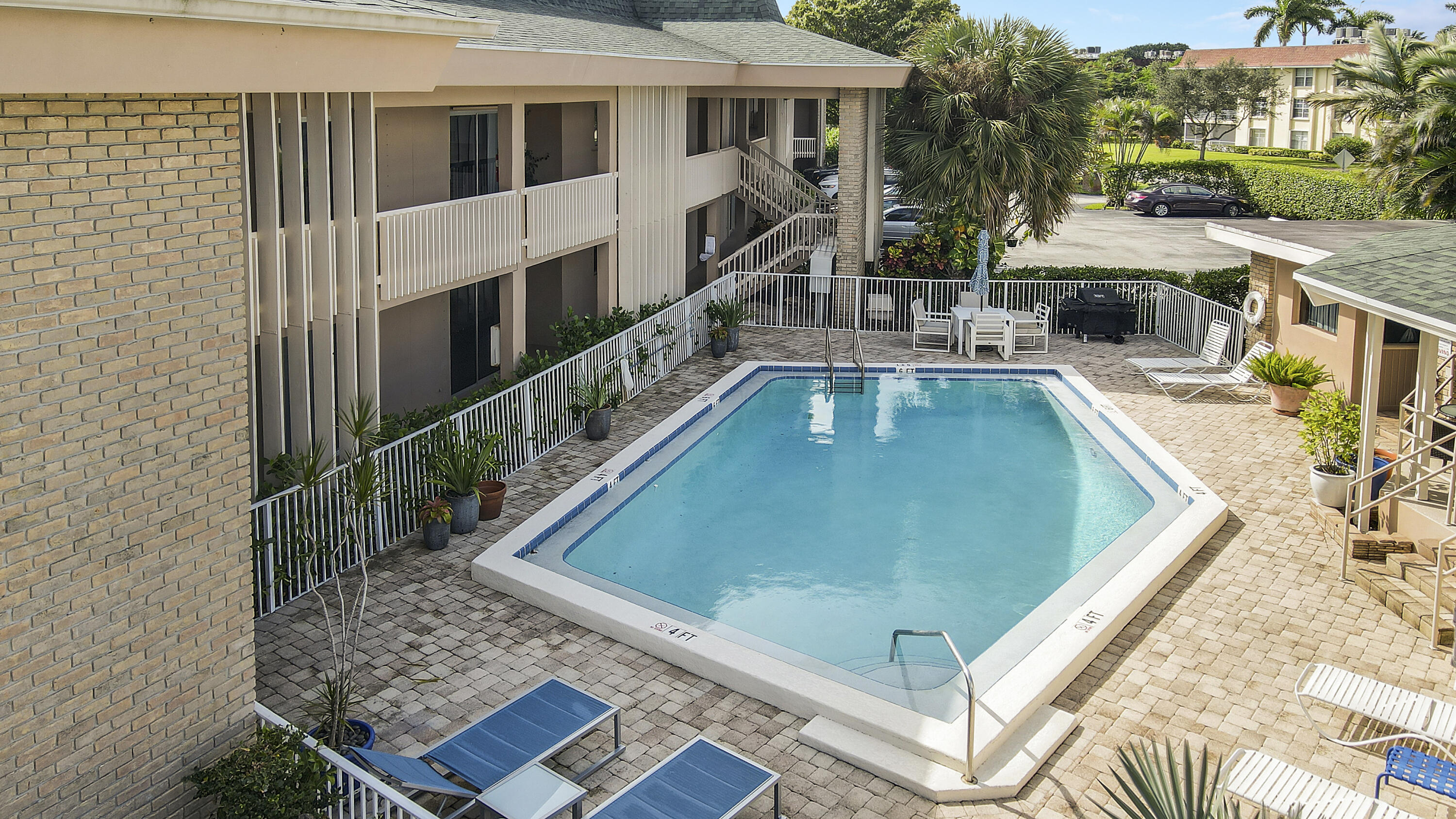 CAMBERWELL CONDO - Residential