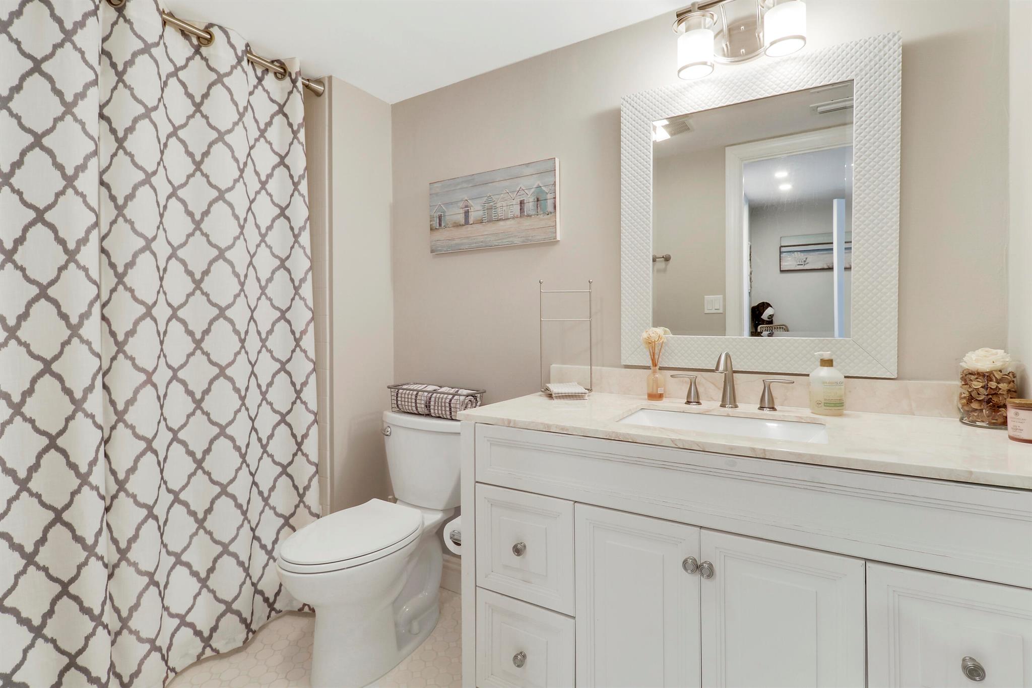 CAMBERWELL CONDO - Residential