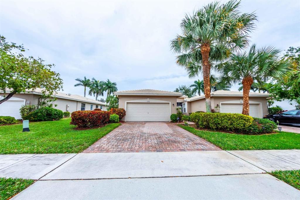 Photo of 10772 Royal Caribbean Circle, Boynton Beach, FL 33437 (MLS # R10684424)