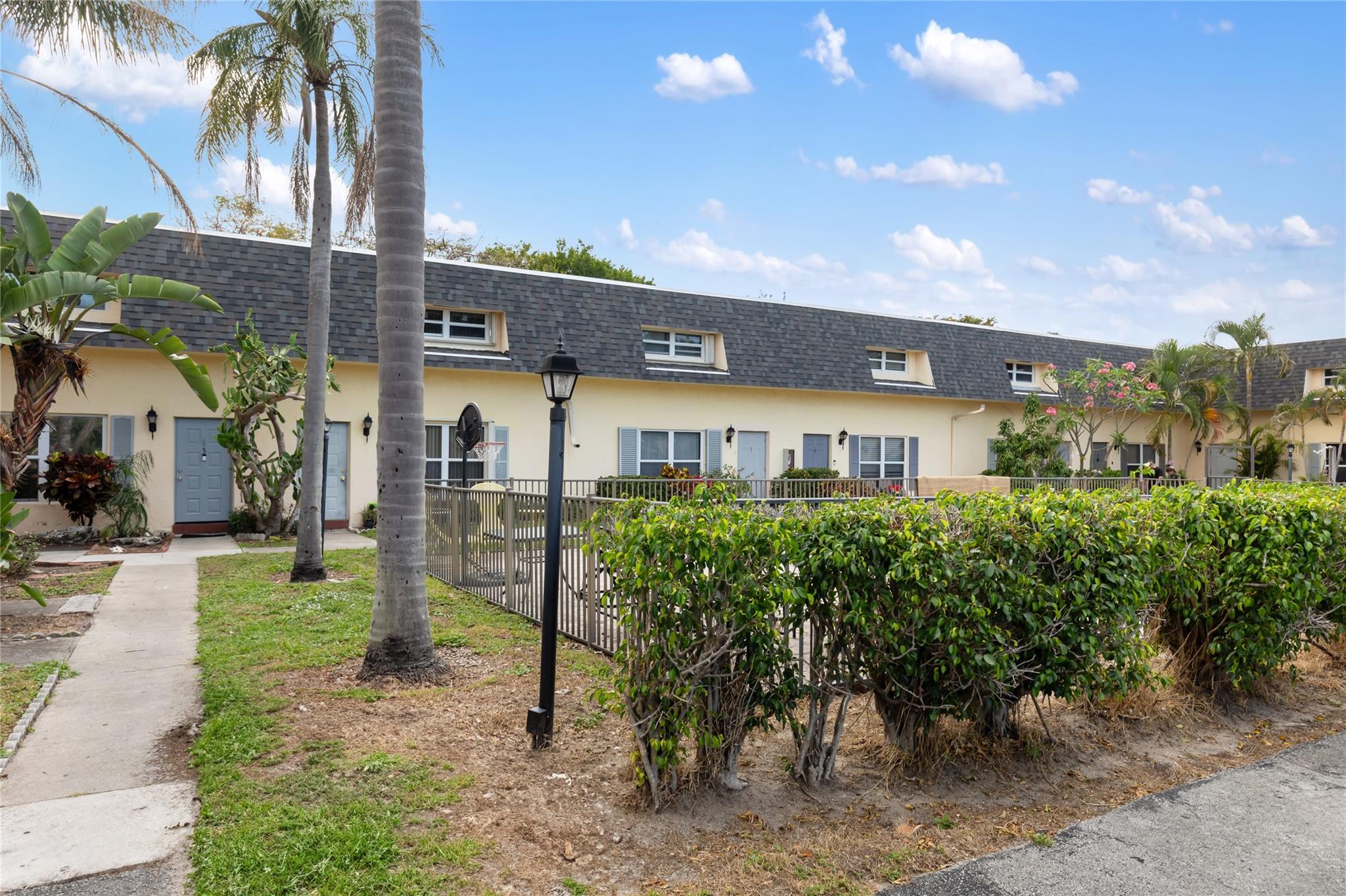 1745 NW 4th Ave 5