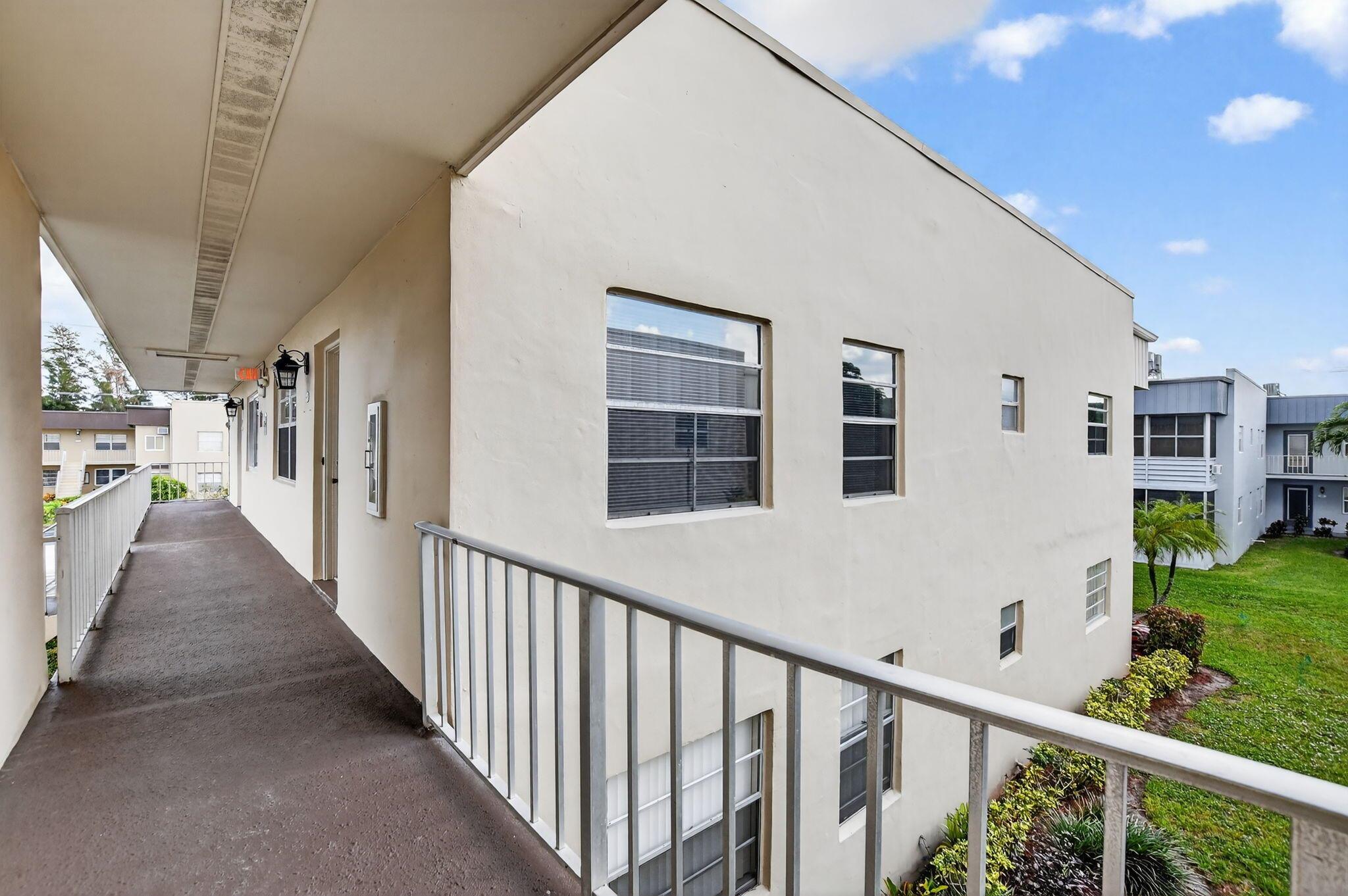 KINGS POINT BURGUNDY COND - Residential