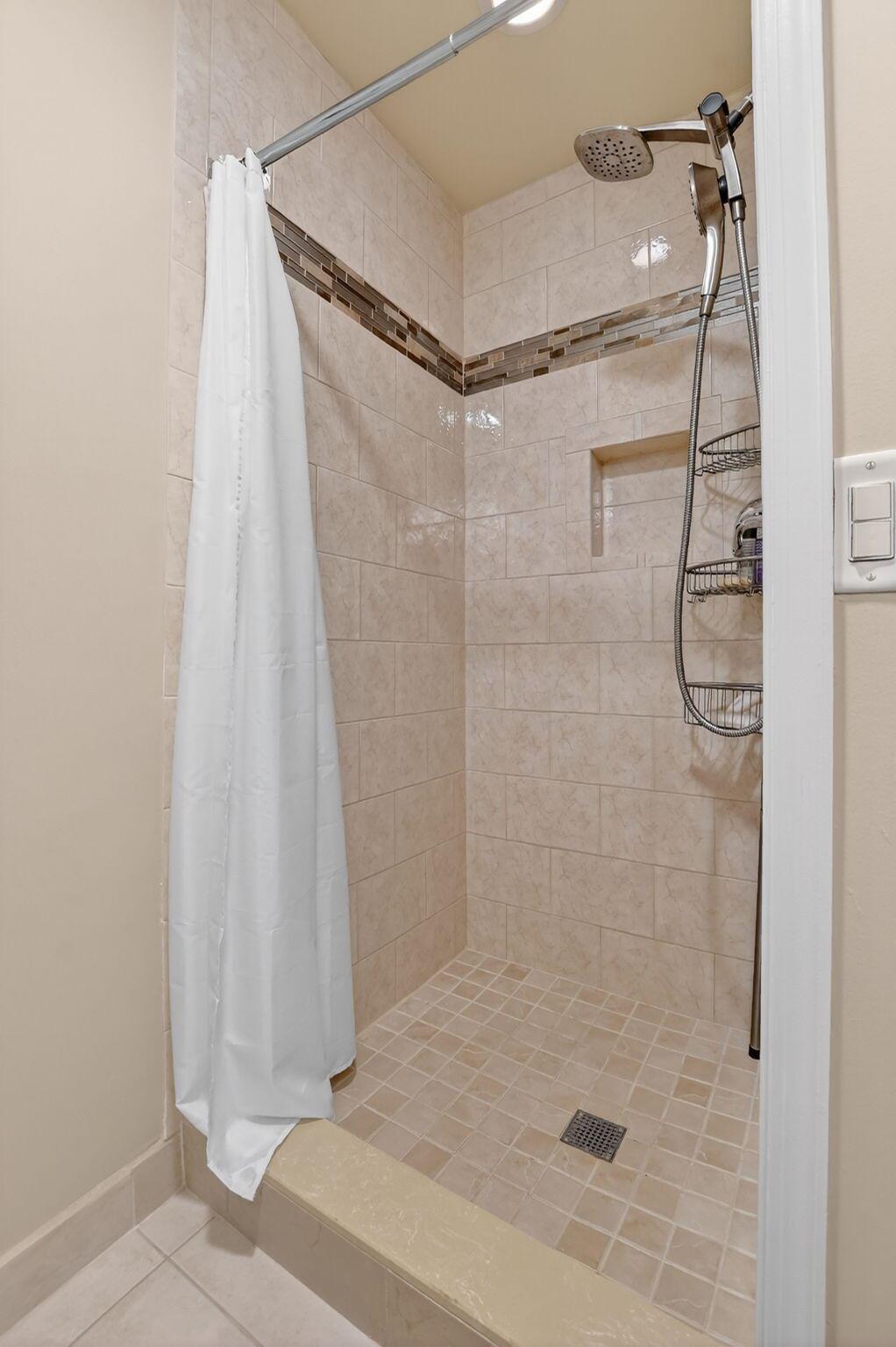 KINGS POINT BURGUNDY COND - Residential