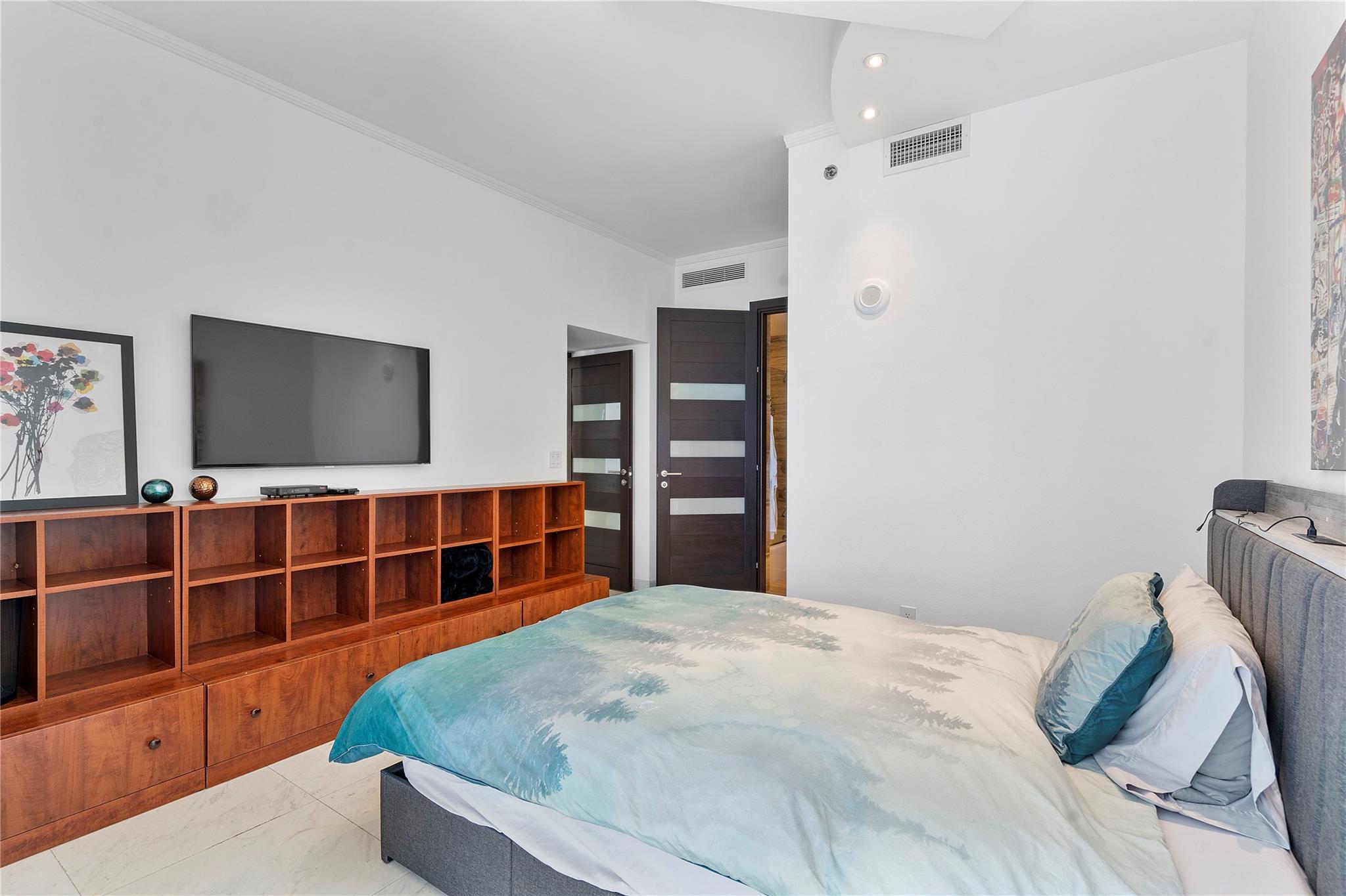 TDR Trump I Condo - Residential