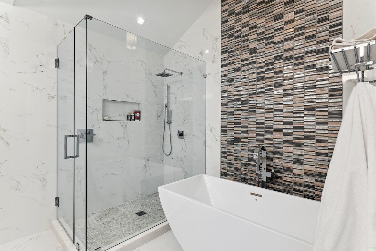 PALM SQUARE UNREC ON AM 8 - Residential