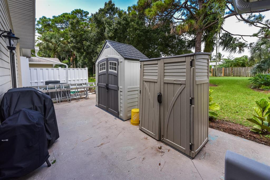 SUMMER WINDS OF JUPITER - Residential