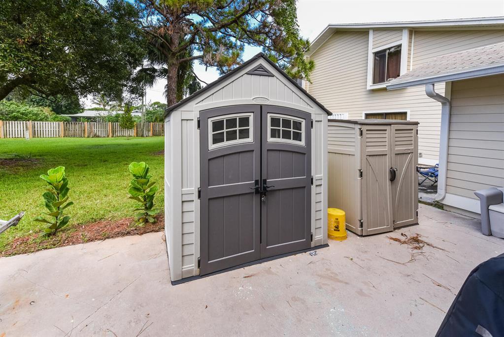 SUMMER WINDS OF JUPITER - Residential