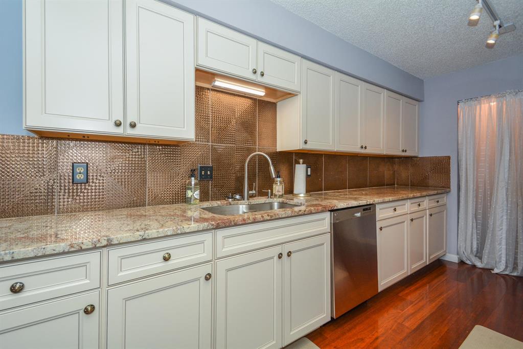 SUMMER WINDS OF JUPITER - Residential